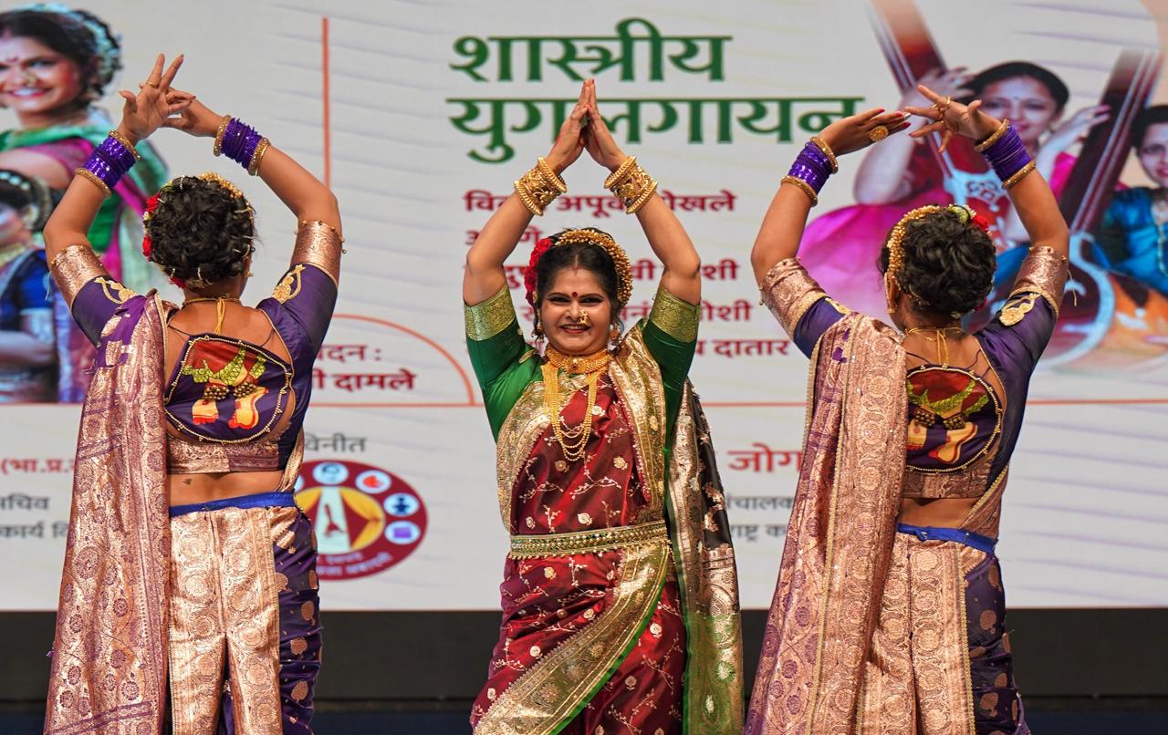 कलारंग अकादमी लावणी सादरीकरण